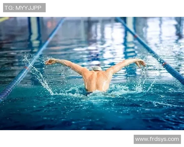 蝶泳带来的全身锻炼与健康益处 深入解析身体机能与心肺功能提升